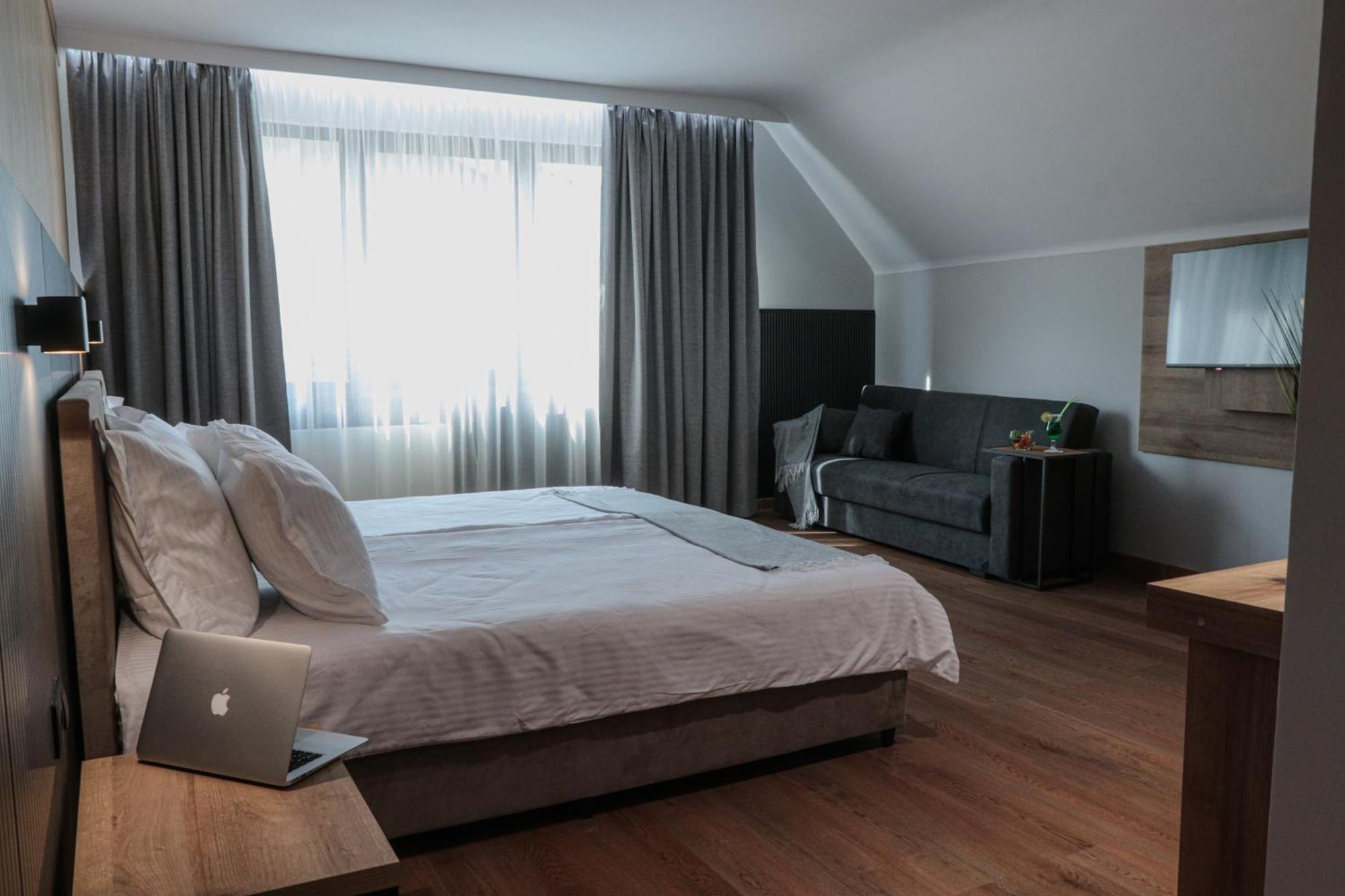 Best Western Plus Lozenetz Hotel Sofia Esterno foto